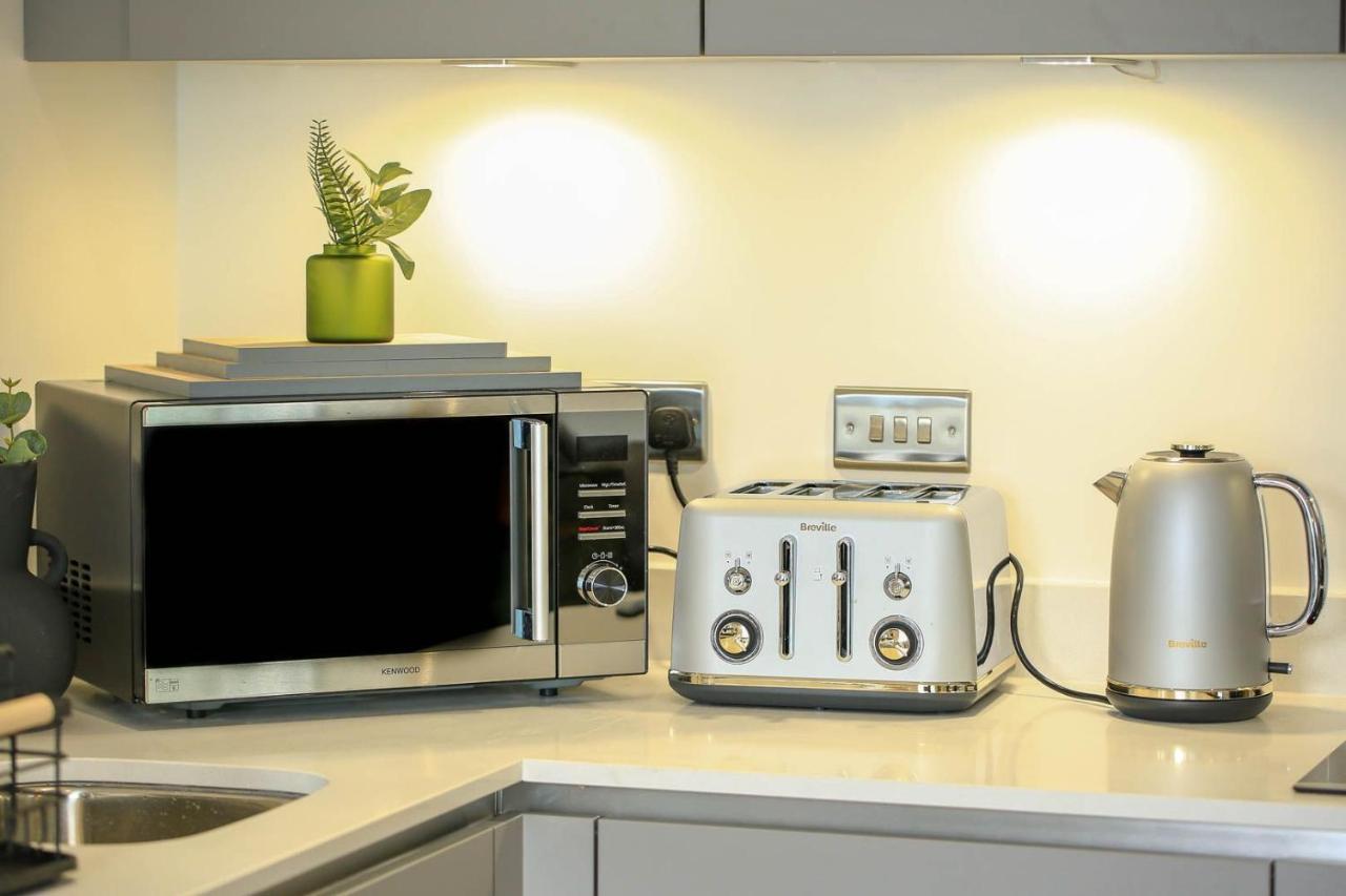 Snuggle Inn - Riverside Apartments - Views Over Looking London River Thames, Close To O2 Arena, London Excel, London City Airport, Thames Clipper- River Boat Service, Woolwich Ferry, Onsite Parking, Twin Room Option Available Εξωτερικό φωτογραφία
