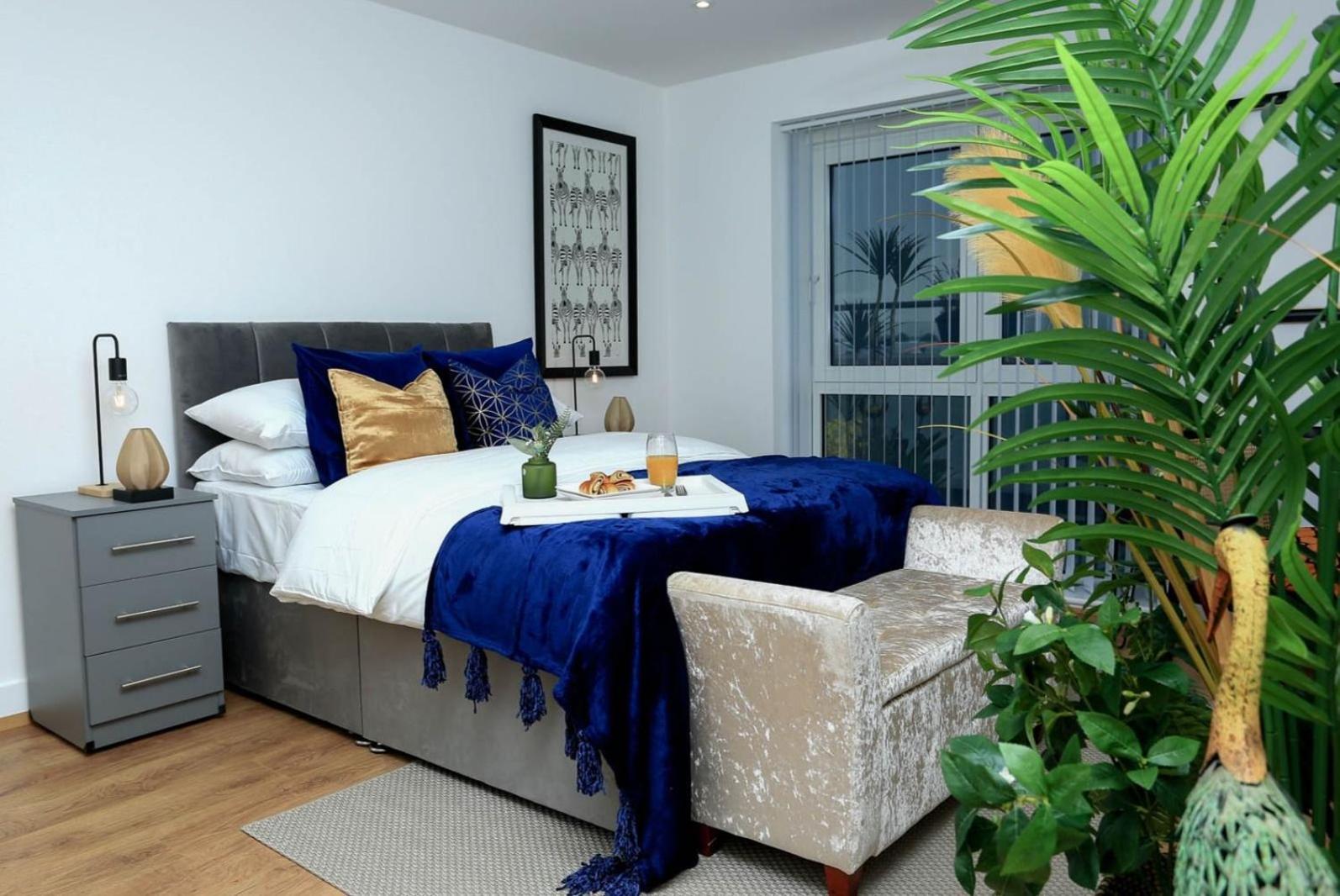 Snuggle Inn - Riverside Apartments - Views Over Looking London River Thames, Close To O2 Arena, London Excel, London City Airport, Thames Clipper- River Boat Service, Woolwich Ferry, Onsite Parking, Twin Room Option Available Εξωτερικό φωτογραφία
